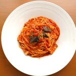 Tomato sauce spaghetti with whey pork and seasonal vegetables