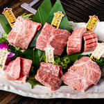 特选拼盘大盘<上等牛舌、特上等五花肉、上等横膈膜肉、肋骨里脊肉、Tomosan Kaku Kaminomi Geta五花肉>