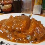 日乃屋カレー - 揚げたての熱々トンカツ。