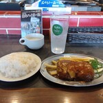TORAのお肉屋さん - 肉屋のハンバーグ　オリジナルソース　チーズトッピング