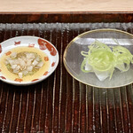 緒方 - 胡麻油にらっきょう　白イカとフキ