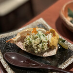 酒肴場 屯 - 〆は毛蟹の混ぜご飯、雲丹、イクラ添え。