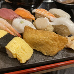 Sushi Sake Sakana Sugitama - 赤酢シャリの寿司は10貫