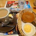 Komeda Kohi Ten - 豆乳オーレ(ローブパン、手作りたまごペースト、バター)