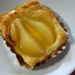 リタ麦の花 - 洋なし？のパイ   245円