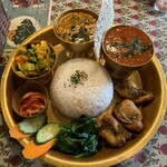 アムリタ インドスパイスカレーとナンと - ネパール ダルバート定食