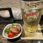 居酒屋 みえ蔵 - お通し、野毛ハイボール！