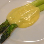 Virbius - 茹でたてグリーンアスパラ　卵黄バターソース