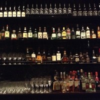 R restaurant & bar - 