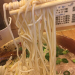 麺屋 極み - ちぢれてなくストレート細麺なのが嬉しい