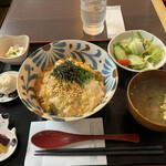 猫丸食堂 - ★5月からの新メニュー
      　湯葉卵とじ丼（¥1,000）