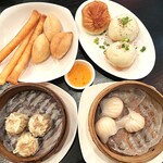 魏飯夷堂 - 焼売に海老焼売、春巻、揚げ餅、焼き小籠包