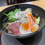 魚や よいち - 同席者分　海鮮丼