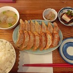 Kajiya Gyouza - 満腹餃子定食