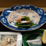 赤坂 菊乃井 - フグ、薄いだけじゃなく、食感を引き出す職人技