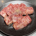 炭火焼肉 はな火 - 黒毛和牛カルビ