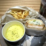 Park South Sandwich - ◆サンドウイッチの種類が多く迷ったのですけれど、海老好きとしては「海老カツとコールスロー」でしょ。^^