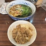 老松うどん - 野菜･ちくわ天かき揚げうどん(600円)
ミニ牛丼(300円)