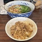 老松うどん - 野菜･ちくわ天かき揚げうどん(600円)
ミニ牛丼(300円)