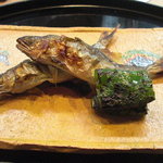 日本料理 櫻川 - 【有田川】の稚鮎に焼いた万願寺唐辛子を添えて