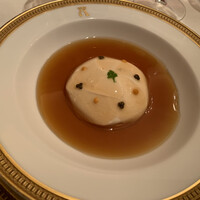 アピシウス - 雲丹とキャビア 野菜のクリームムース コンソメゼリー寄せ（初代シェフである高橋優男氏へのオマージュ）