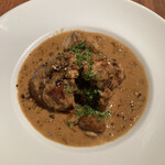 ターブルハラダ - ウズラの十六穀米バターライス詰め　モリーユ茸のクリームソース　美味しいけどコッテリ感が強いので注意