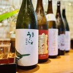 Katsuichi - 庭のうぐいす
      
      きれいで旨みのある純米酒ながら、しぼりたてのフレッシュな香味は爽快感ももちあわせており、バランスが良い