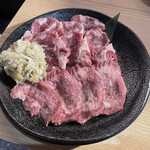 Yakiniku Ushibore - 塩タン、タンカルビのタン2種盛り合わせ