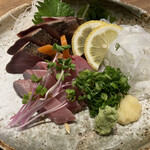 大人のご馳走屋 魚錠 - 生とたたき、カツオの2種盛り
