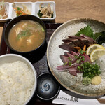 大人のご馳走屋 魚錠 - いつも小鉢が三つあるのも嬉しい