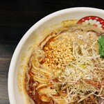 らぁ麺 きくはん - 白髪ネギとピーナッツ。