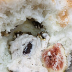 かき氷店 小桃 - 中にはイチジクの赤ワイン煮　大きな果肉があった！