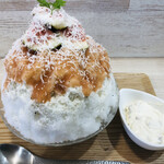 かき氷店 小桃 - ラムレーズンチーズクリームをトッピング　200円