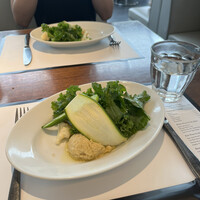 マーサーブランチ テラスハウス - ひよこ豆のフムスとキヌアのケールのサラダ