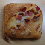 プチ・ポンレヴェック - ベーコンペッパーのパヴェ