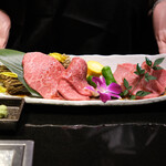 焼肉 たまき家 - 田村牛 上撰霜降り、上撰赤身