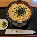 中村屋 - 親子丼セットの下段がお蕎麦です。