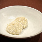 中華寝台 - 世界一美味しいのでは？といつも思っている、温かいココナッツ団子。
      温度も風味も柔らかさも、全部が絶妙♪