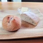 セゾニエ - ・温かい自家製パン