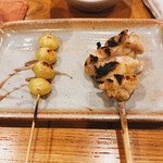 とり喜 - 銀杏と皮　皮の脂凄く美味しい