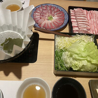 豚しゃぶ せいろ蒸し 豚匠 なんば邸 - 