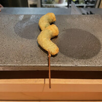 串揚げ 依知川 - 白姫海老のシソ巻き