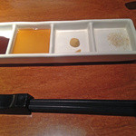 揚八 - ソース、生醤油、辛子、塩