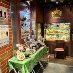 Ginza Raion - お店の前の ショーケースや お料理サンプルに 惹かれて♪