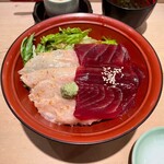 Sushiya No Kampachi - 【ランチ】漬け本鮪とゴマだれ真鯛の2色丼