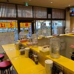 新潟発祥 なおじ - 新潟ラーメンなおじ足立六町店カウンター席