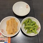 喜多方ラーメン 坂内 - メンマ・枝豆