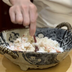 兄弟寿し - しゃりを入れて混ぜる