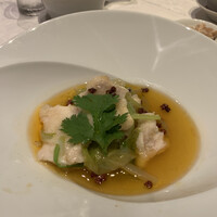 四川豆花飯荘 東京店 - 旬の鮮魚の麻辣オイルかけ