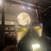 ワインとくつろぐ ツキアカリ - 